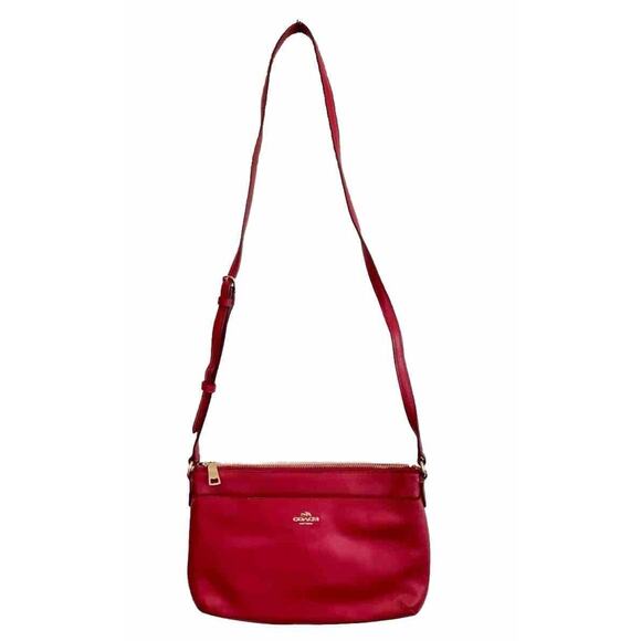 COACH Soft Leather East West Swingpack Crossbody Bag Red OS Vintage 41-10 - Picture 1 of 16